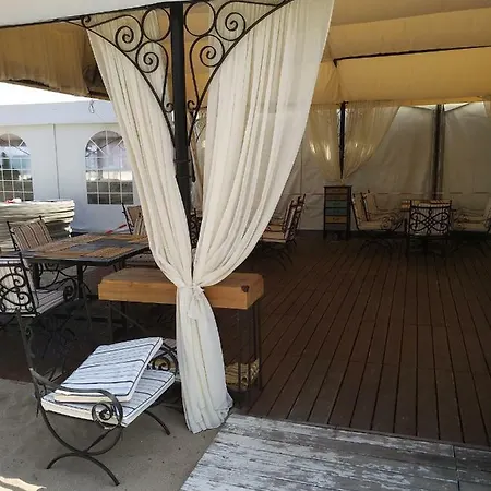 Oasis With 1 Bedroom Nat *